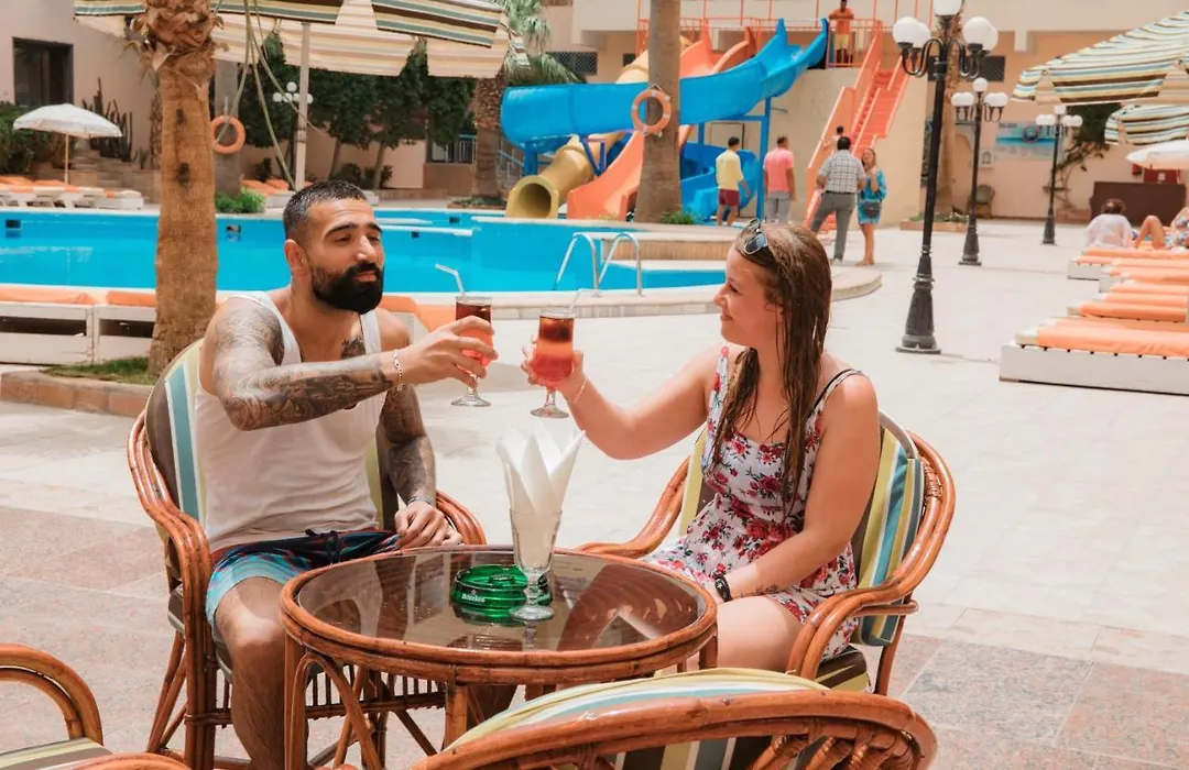 Empire Hotel Aqua Park - Couples And Families-1