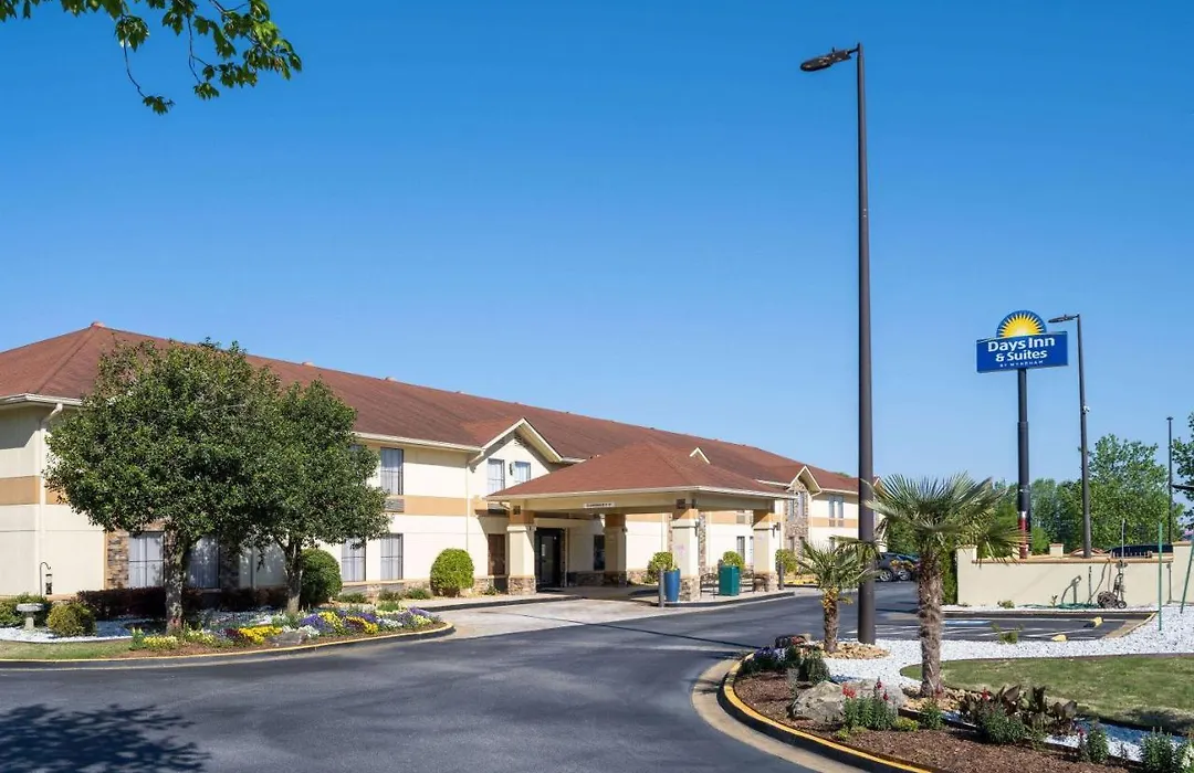 Days Inn & Suites By Wyndham Commerce-1
