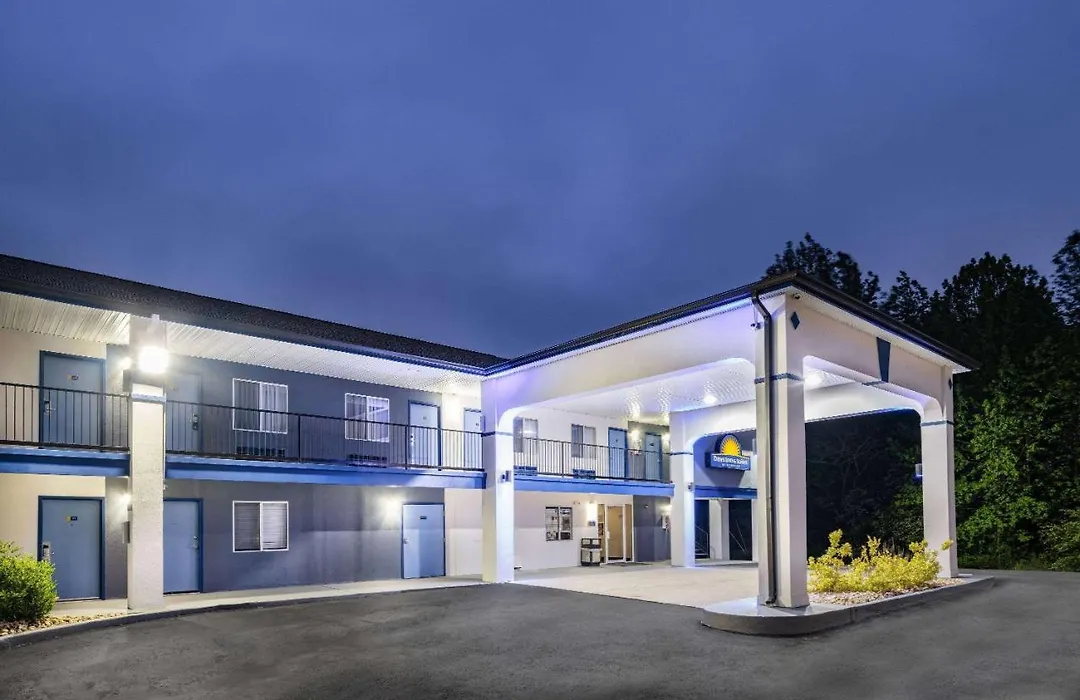Days Inn By Wyndham Hamilton-1