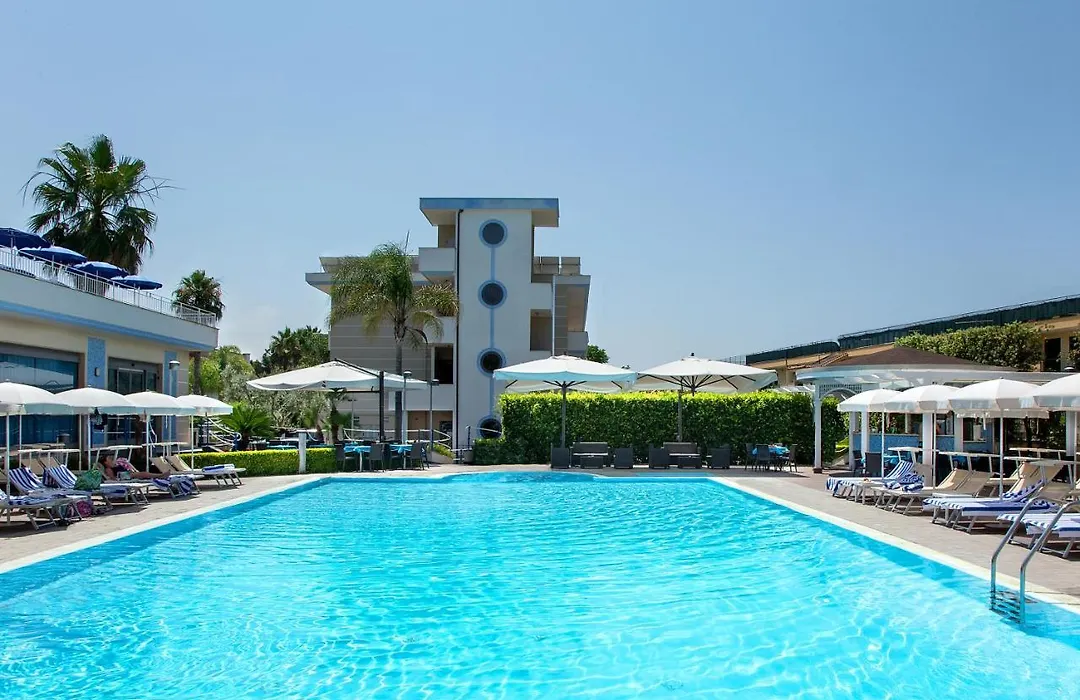 Hotel Premiere Pool & Resort-1