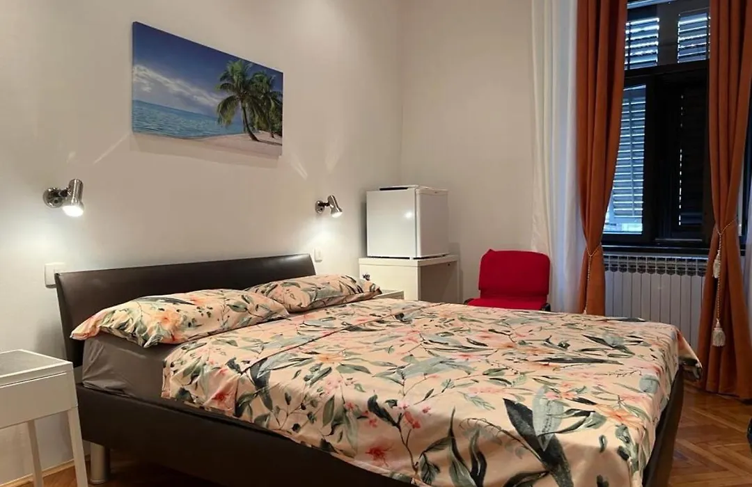 Rooms Aida-1