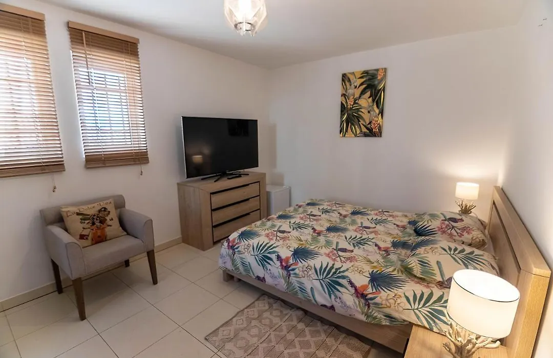 Villa Syracuse - Chambre privée avec piscine et jardin-1