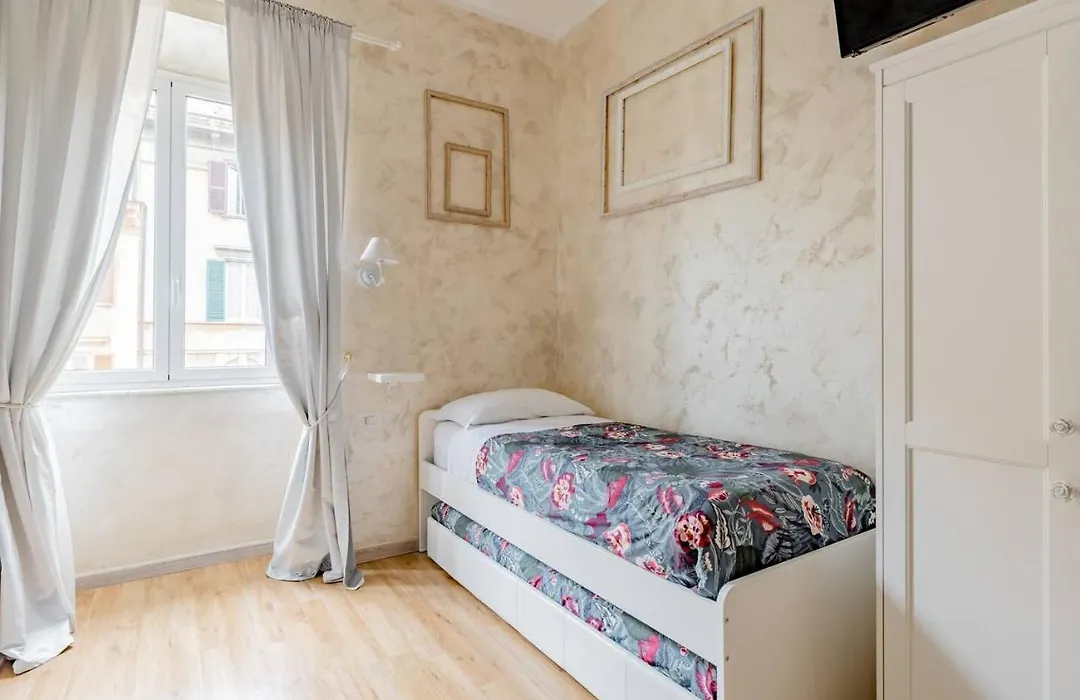 Deluxe Rooms And One Chilling Jacuzzi Suite Guesthouse-1
