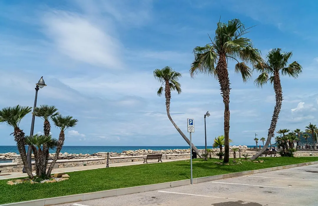 Un Posto al Mare-1