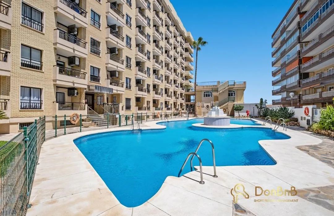 Apartamentos Con Parking Privado En El Paseo Maritimo De Fuengirola-1