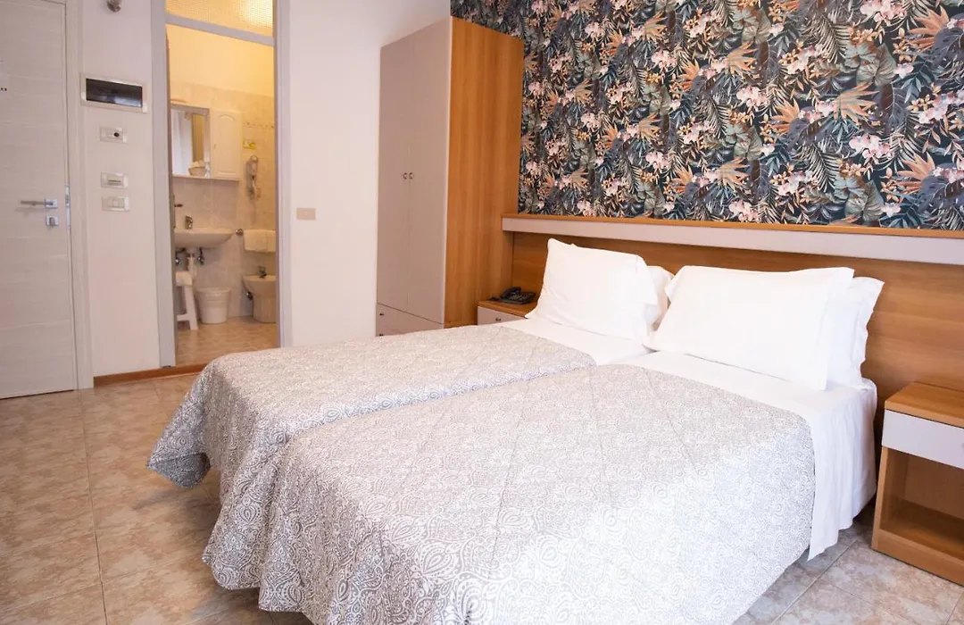 Hotel Crystal-1