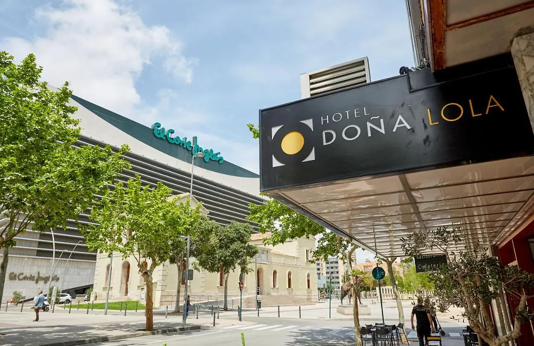 Doña Lola-1