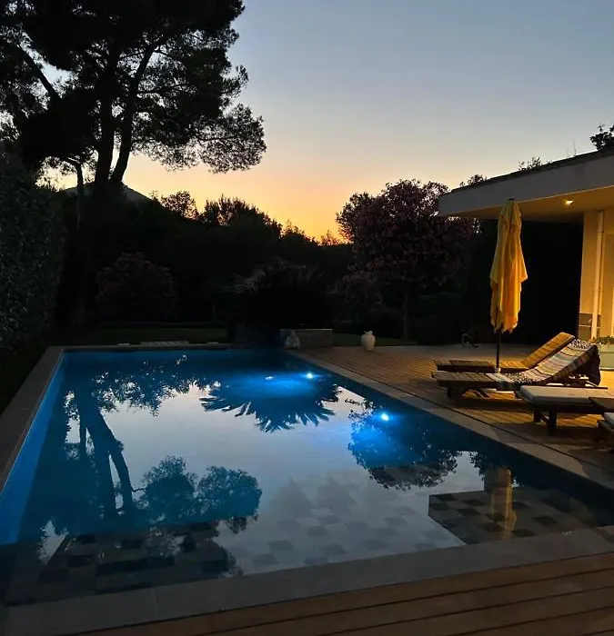 Chambre Luxe Dans Villa De Standing Avec Piscine, Acces Discret Et Independant, Terrasse Arboree Et Parking Prive-1