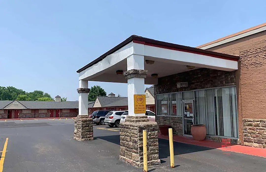 Super 8 By Wyndham Youngstown Girard-1
