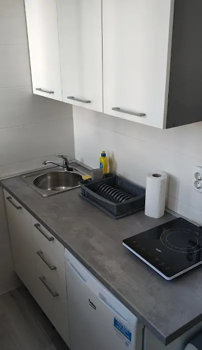 Cinema House Single & Double Rooms & Studio Apartments-1