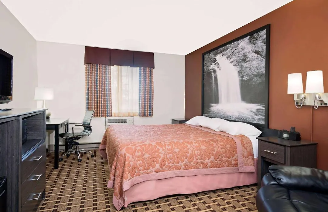 Super 8 By Wyndham Ashland-1