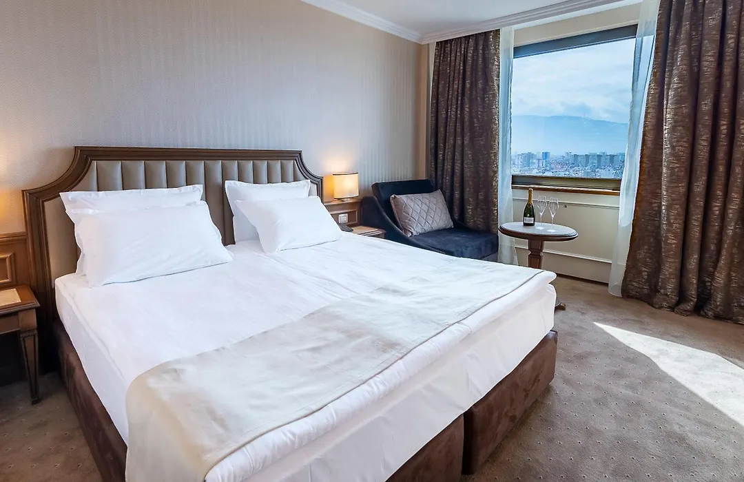 Astoria Grand Hotel-1