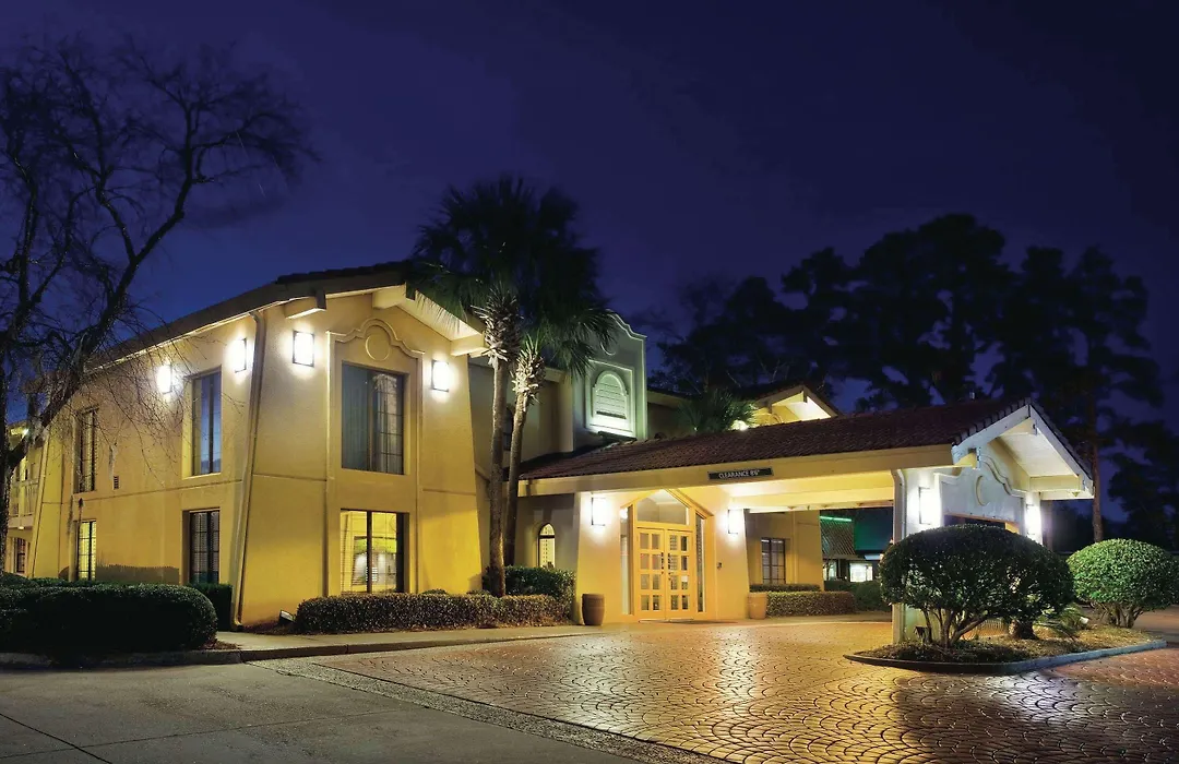 La Quinta Inn By Wyndham Savannah Midtown-1