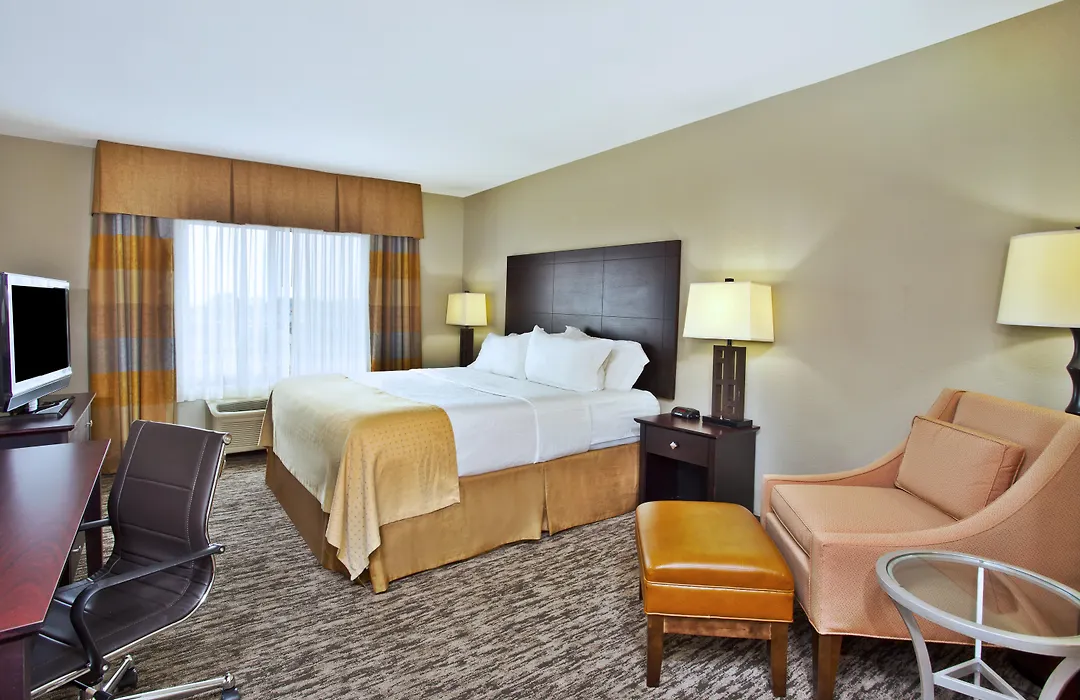 Holiday Inn & Suites Green Bay Stadium By Ihg-1