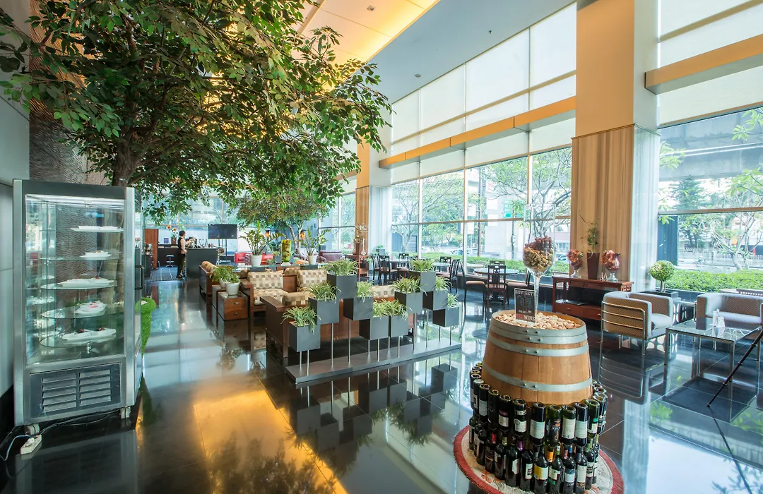 Manhattan Hotel Jakarta-1