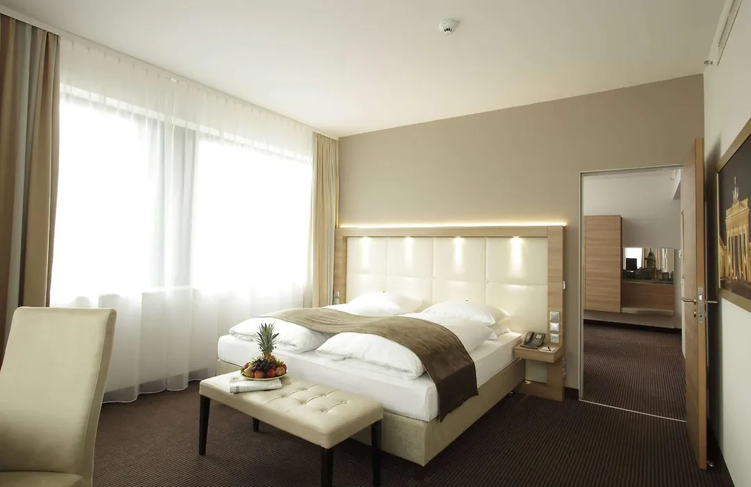 H4 Hotel Berlin Alexanderplatz-1