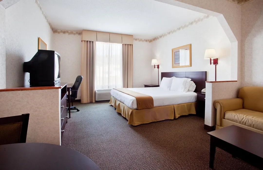 Holiday Inn Express & Suites Hiawassee By Ihg-1