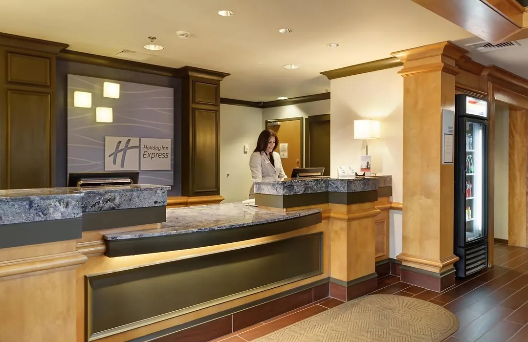 Holiday Inn Express Hotel & Suites Warwick-Providence Airport By Ihg-1