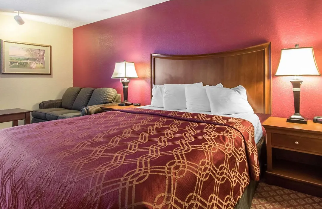 Greenstay Hotel Joplin Missouri-1
