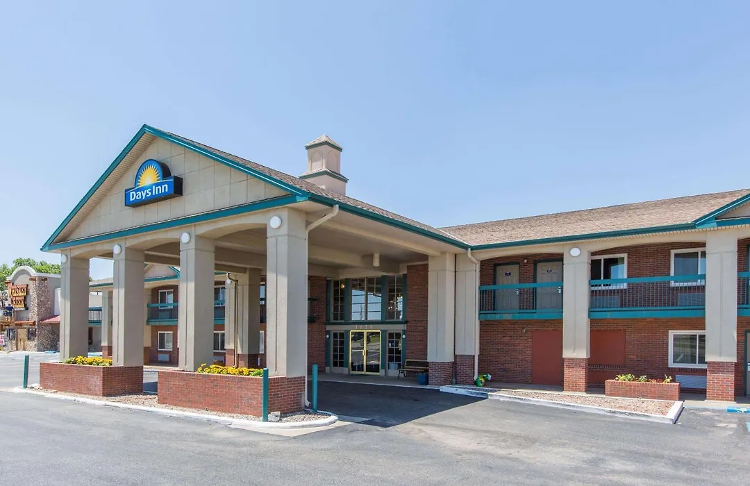 Days Inn By Wyndham Hays-1