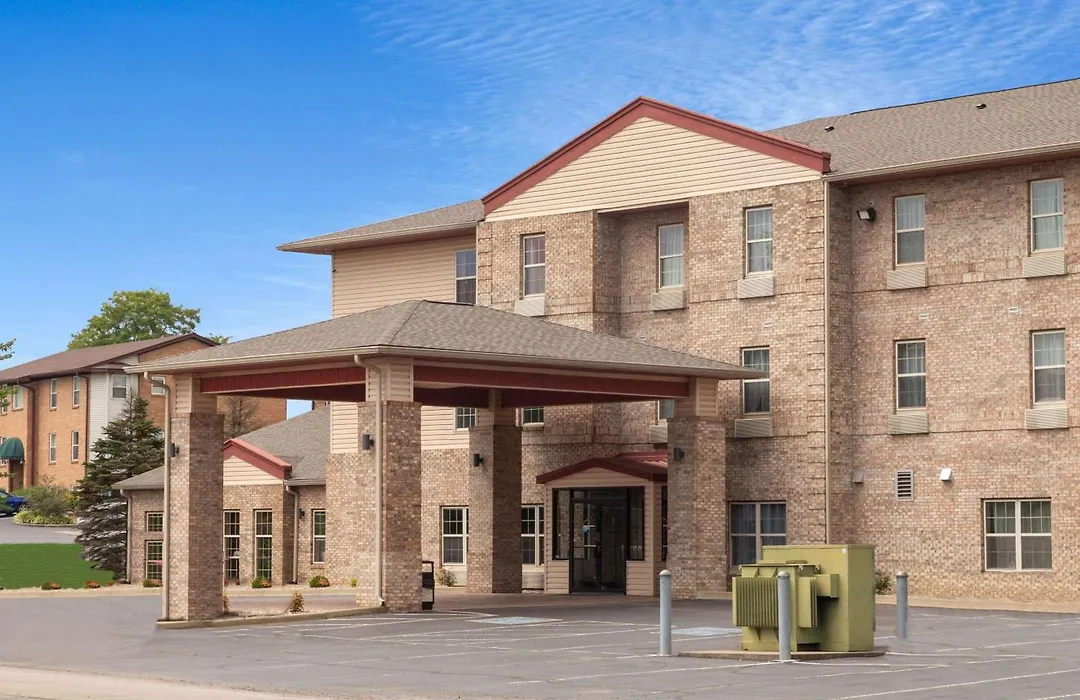 Ramada By Wyndham Sellersburg/Louisville North-1