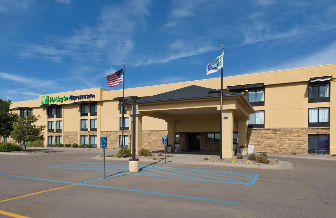 Holiday Inn Express Hotel & Suites Colby By Ihg-1