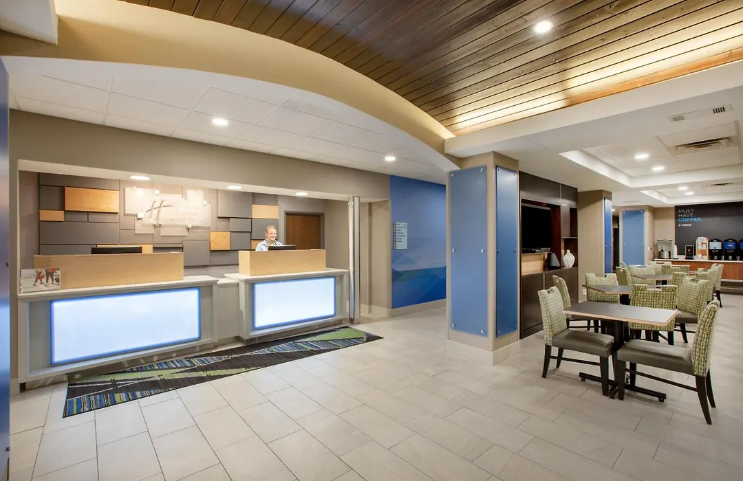 Holiday Inn Express Hotel & Suites Columbus By Ihg-1