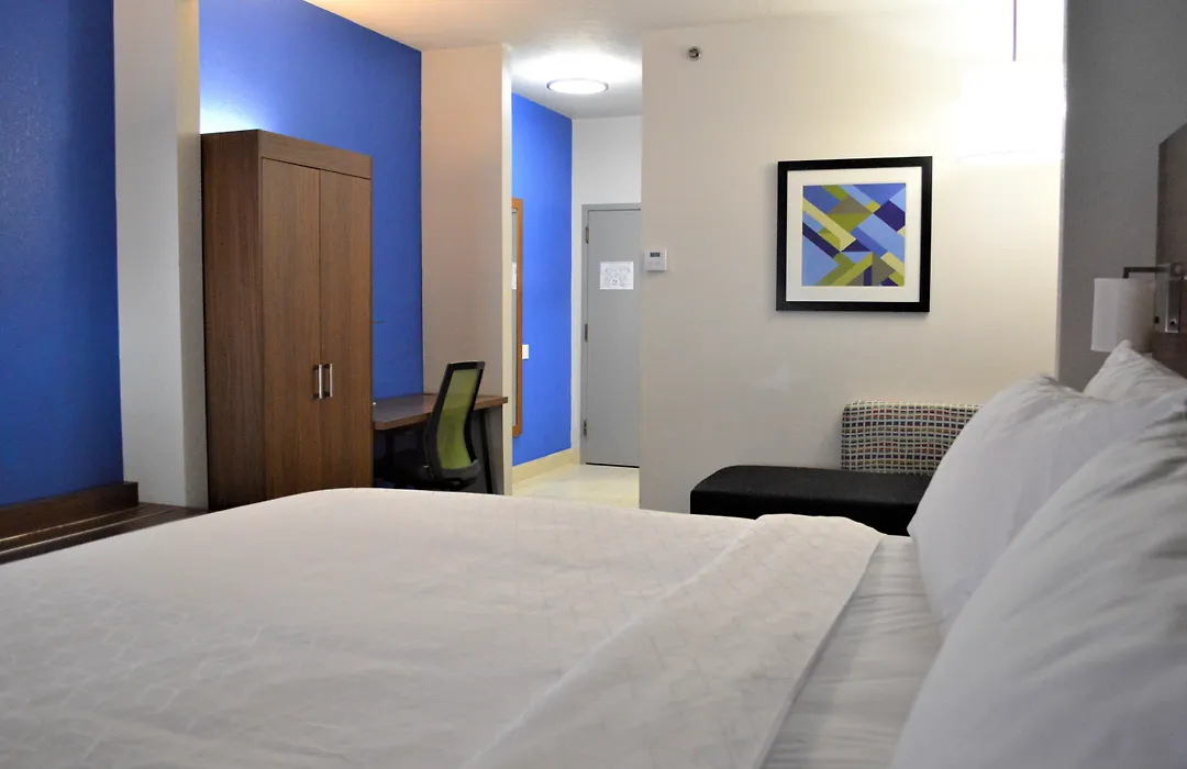Holiday Inn Express & Suites Batesville By Ihg-1