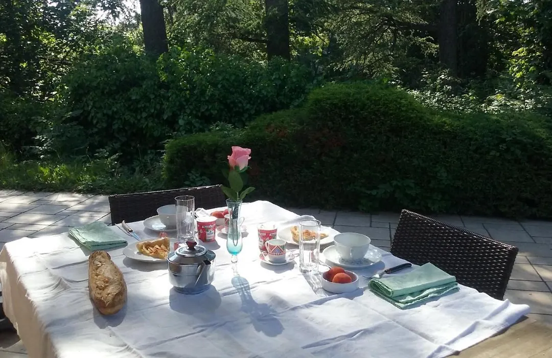 Chambre Dans Maison Avec Piscine Et Cuisine-1