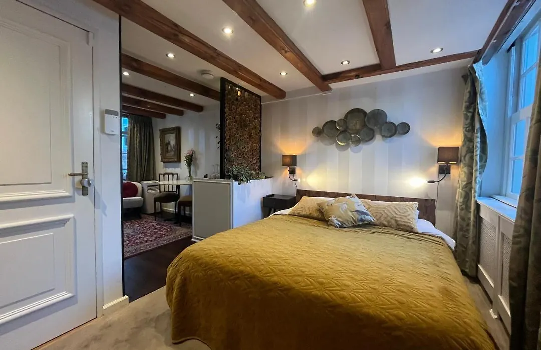 The smallest hotel in Amsterdam-1