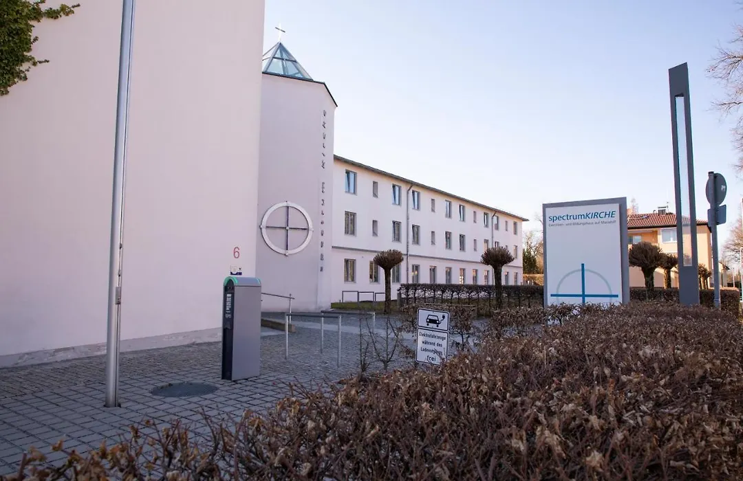 Spectrum Kirche Exerzitien-und Bildungshaus auf Mariahilf-1