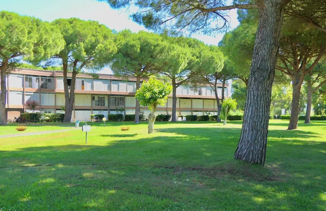 Apartment 4 Beds With Private Outdoor Area In Residence With Swimming-Pool In Marina Di Bibbona, Only 300 Meters From The Beach-1