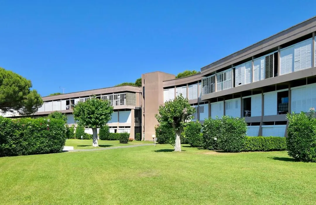 Isa-Apartment 4 Beds With Private Outdoor Space In Residence With Swimming-Pool In Marina Di Bibbona, Only 300 Meters From The Sea-1
