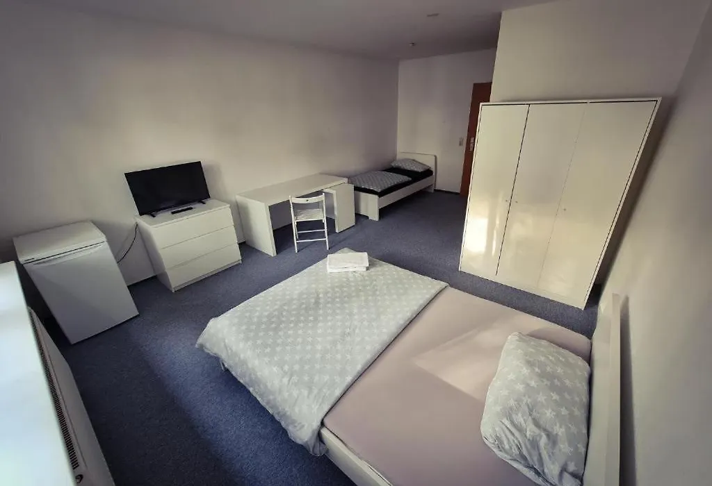 Privat zimmer-1