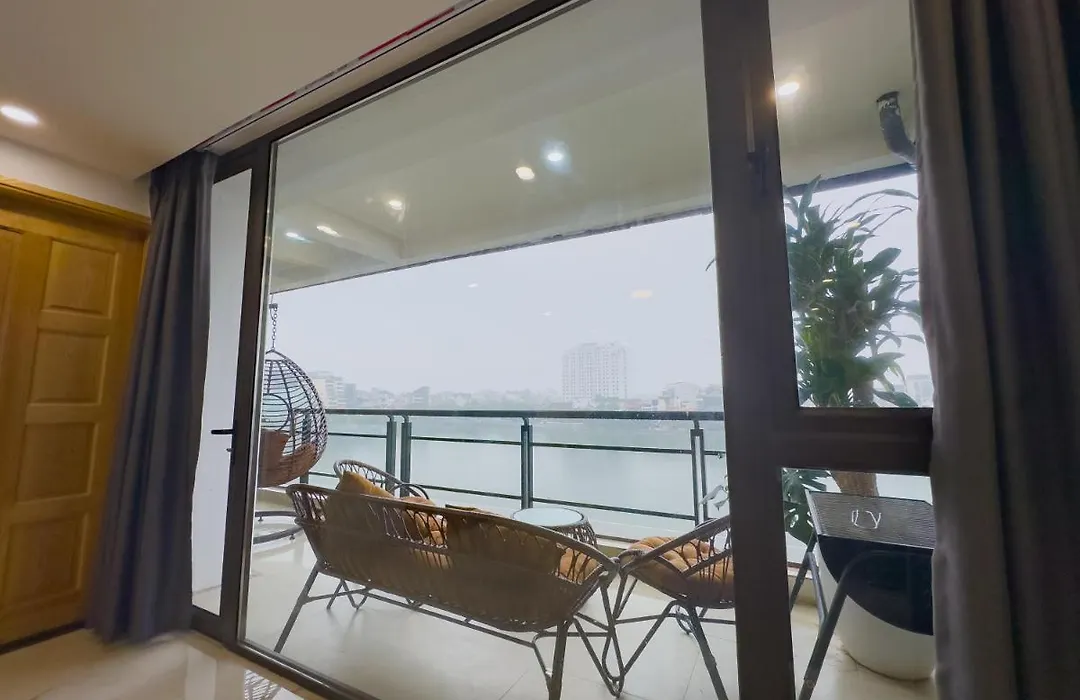 La Apartment - Lake View-1