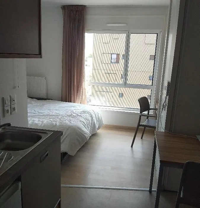 Citadines Appart Suites Paris Center Easy - Eiffel Tower View - 25 Minutes Champs Elysees-1