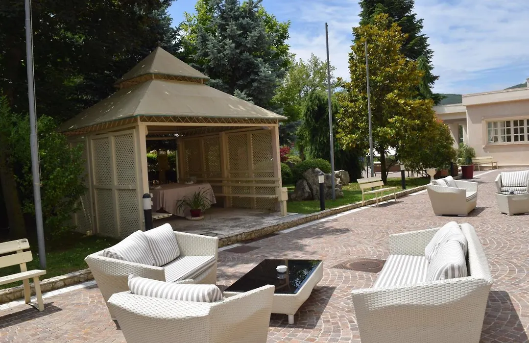 Green Park Hotel-1