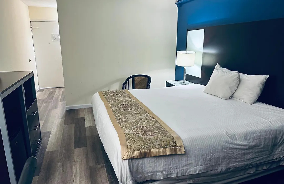 Town Inn-1