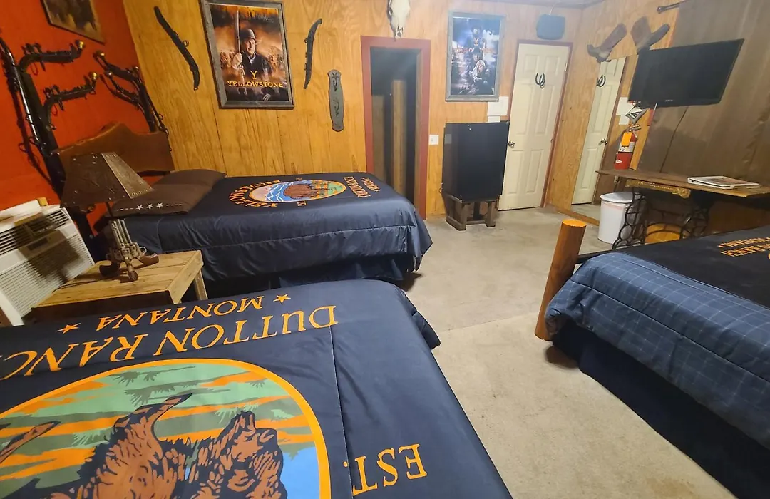 Buffalo Girls Hotel-1