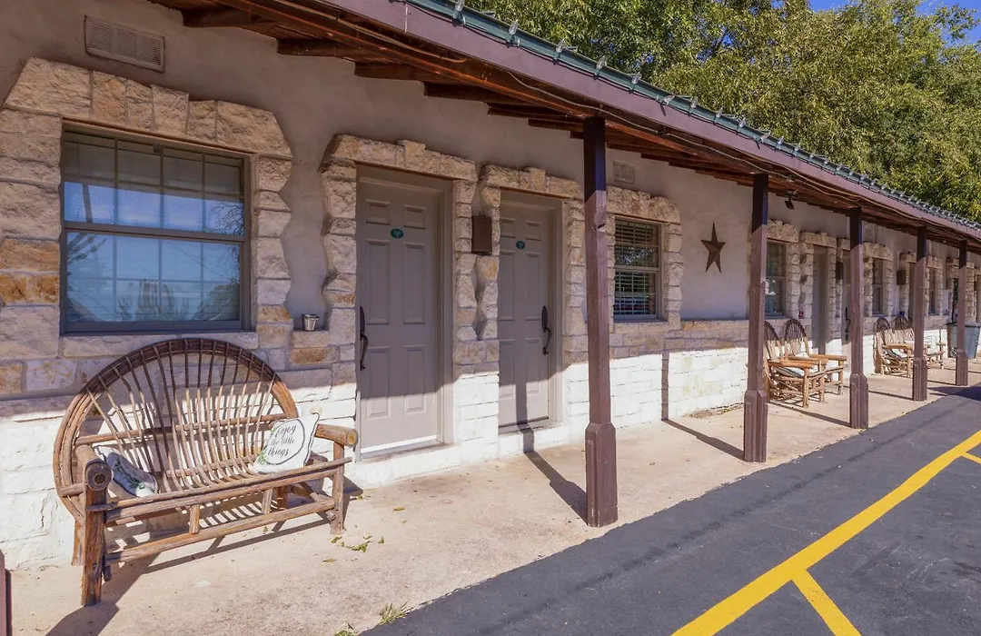 Country Inn Motel-1