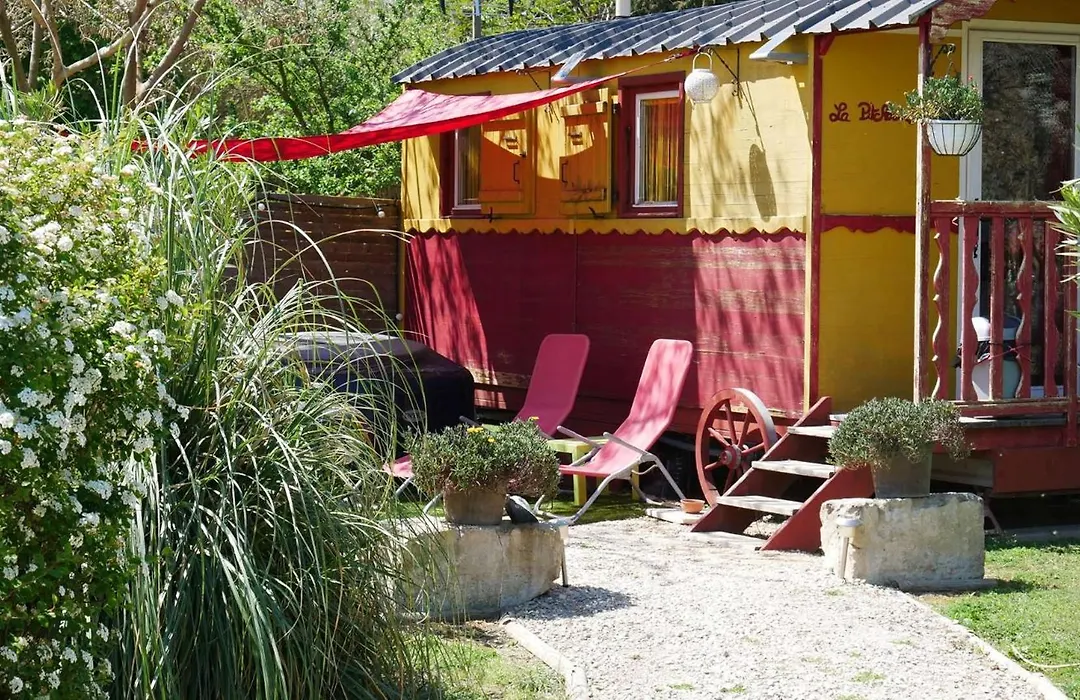 MAS MAURANE-Roulotte avec SPA privé aux portes d'ARLES-1