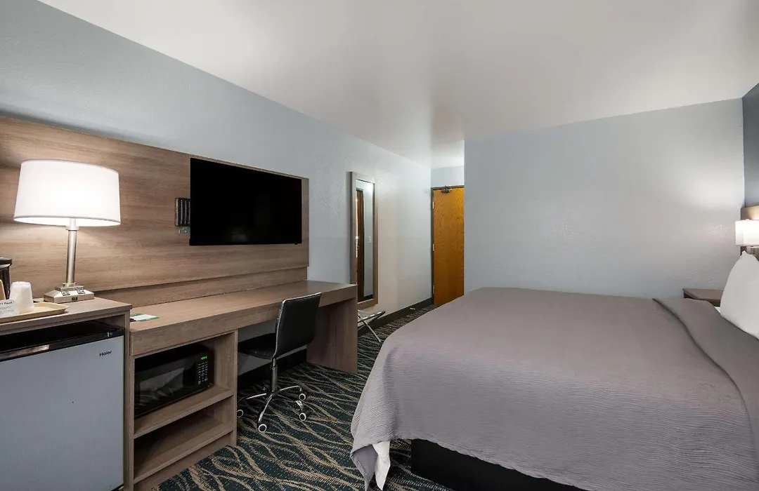Quality Inn Oneida Near Casino-1