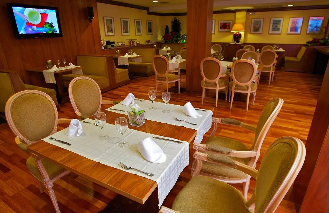 Hotel Borgia-1