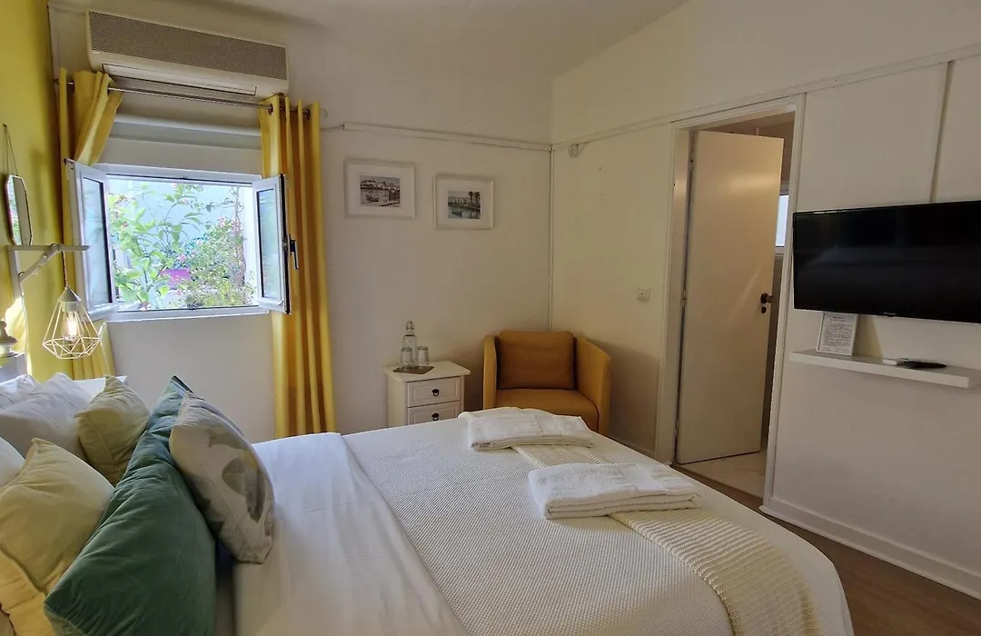 Bea'S Bed & Breakfast-1
