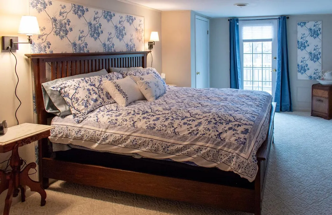 Hudson Manor Bed & Breakfast-1
