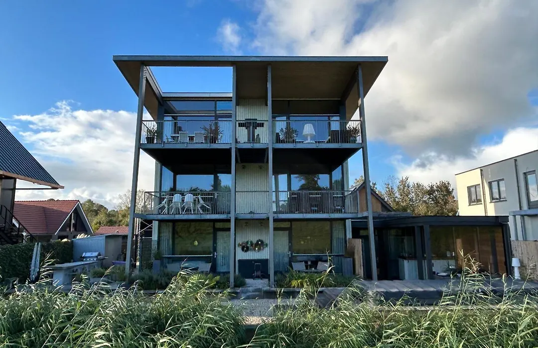 B&B Veluwemeer, Jacuzzi, Swim Spa, Sauna, Steam Bath And Sandy Beach-1