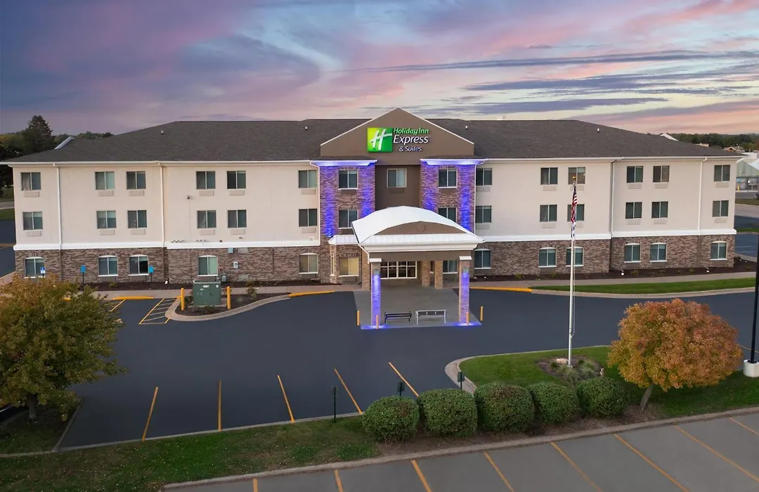 Holiday Inn Express & Suites Clinton By Ihg-1