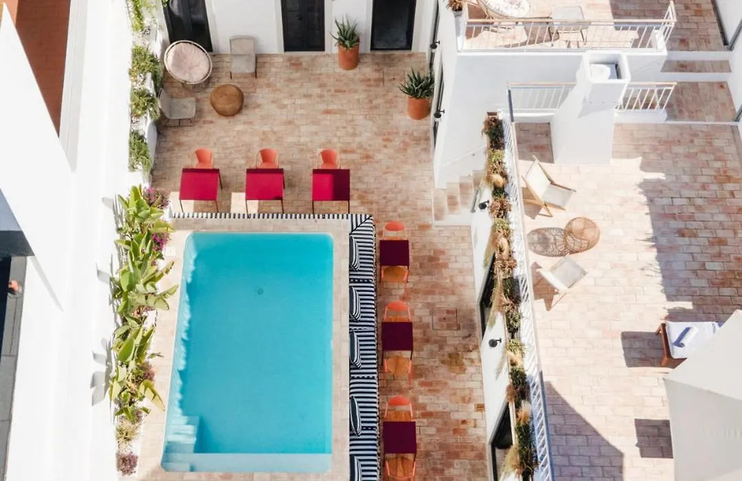 Casa Rosa Villa With Pool In Olhao Centre-1