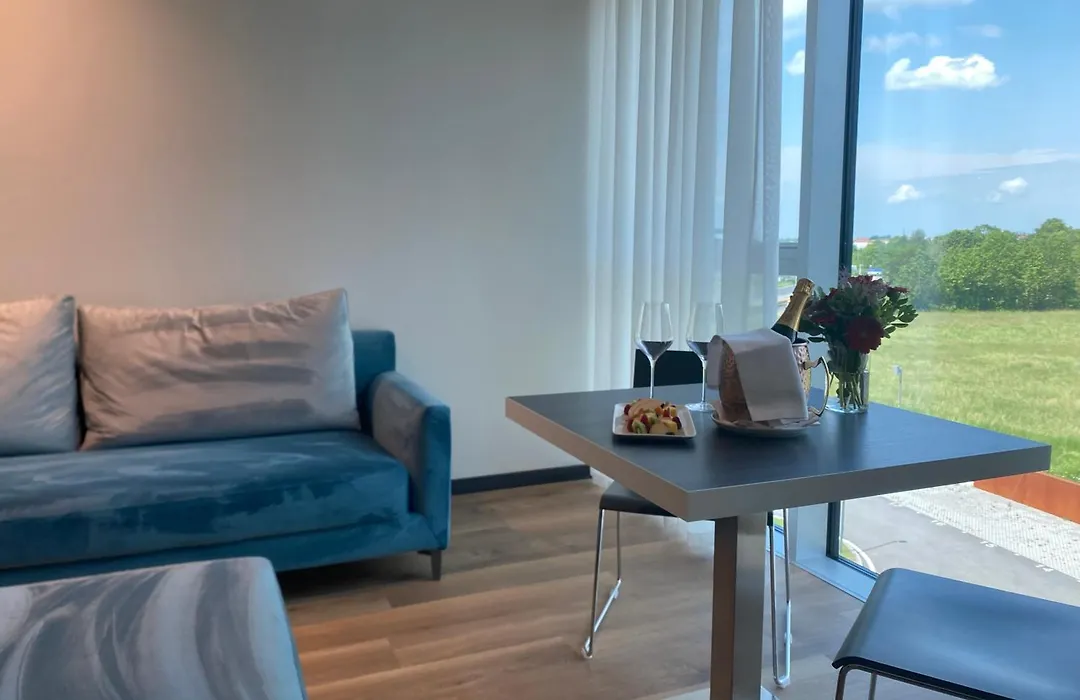 Life Hotel-1