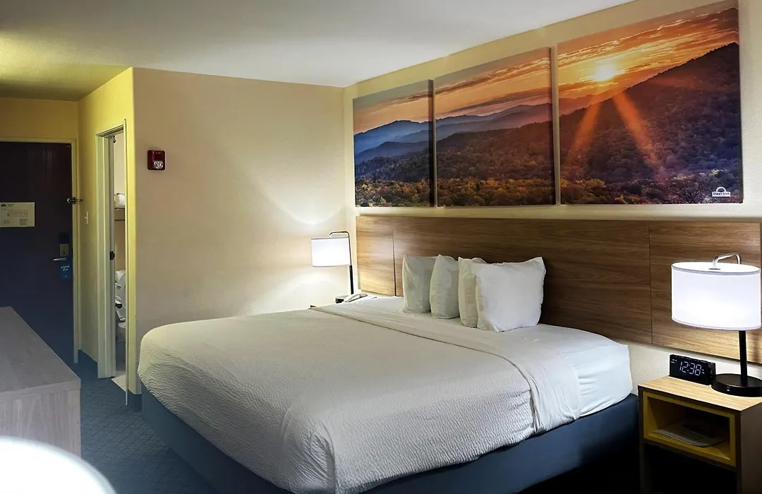 Days Inn & Suites By Wyndham Eunice-1